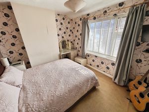 Bedroom- click for photo gallery